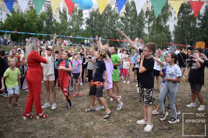 Добрый праздник «День двора» во втором микрорайоне