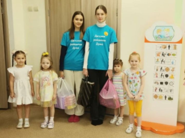 Воспитанники детского сада «Огонек» приняли участие в благотворительной акции «Поможем детям!»