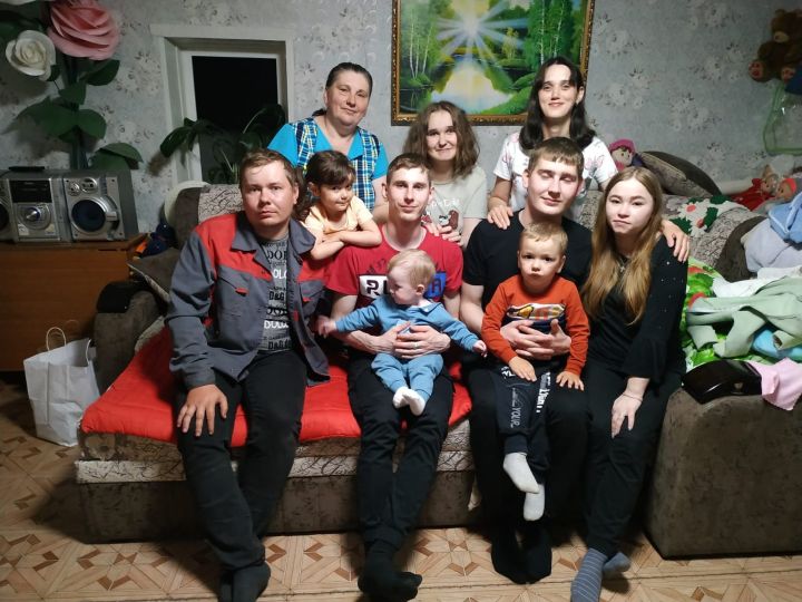 История счастливой семьи Пузанковых из Старошешминска