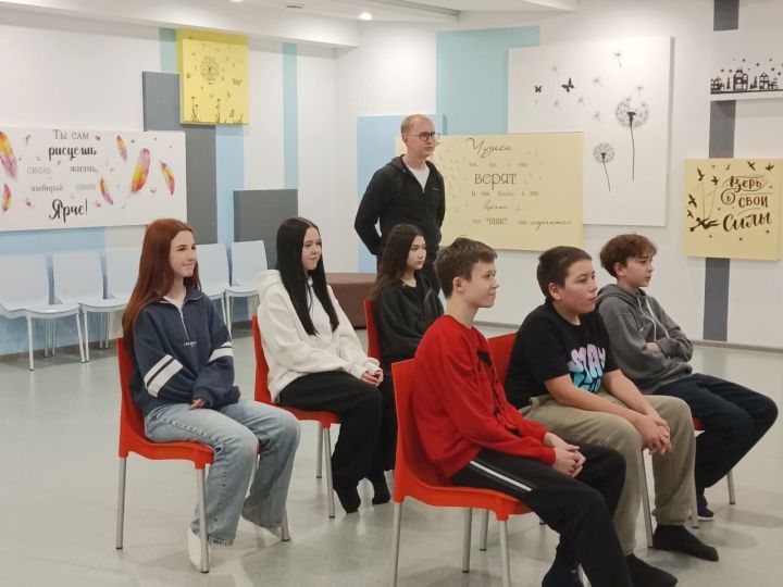 В Молодежном центе «Алан» прошёл кинолекторий по ПДД