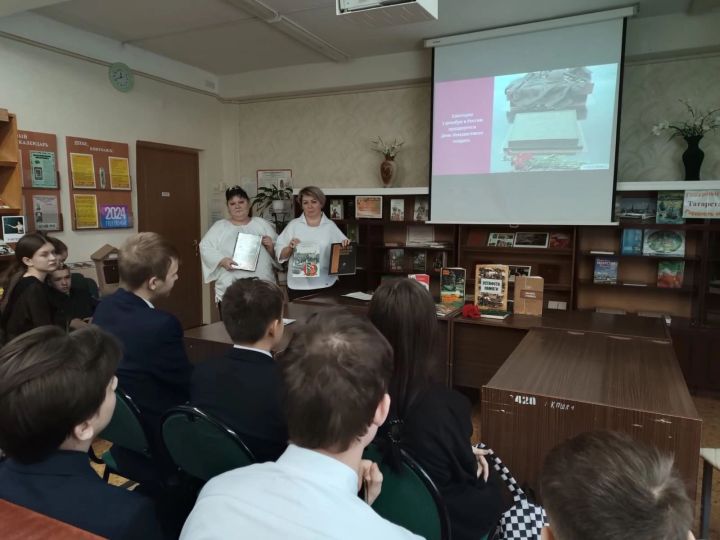 В Камско-Полянской школе № 1 прошел час памяти под названием «Нет имени — есть звание солдата»