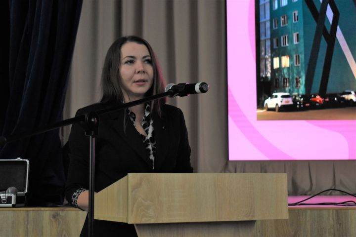 В Камских Полянах прошла встреча управляющей компании с населением