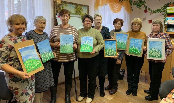В Камско-Полянской библиотеке прошел мастер-класс по живописи