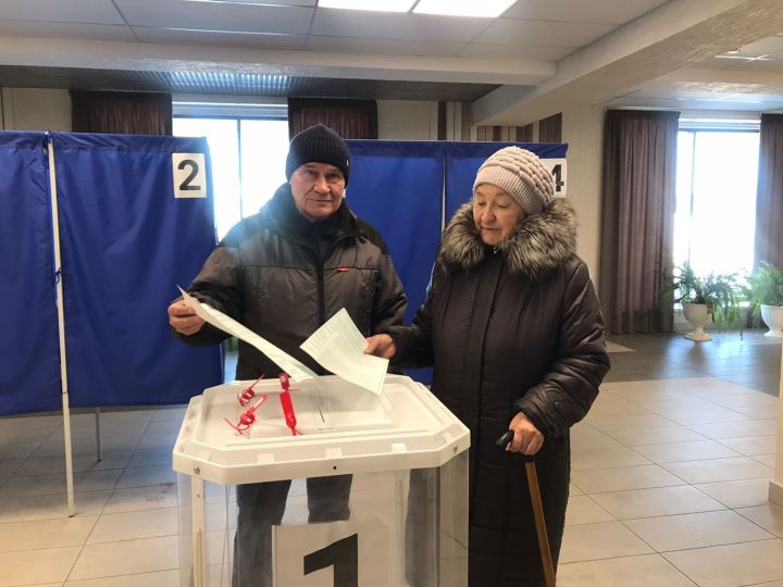 В Камских Полянах голосуют супружеские пары