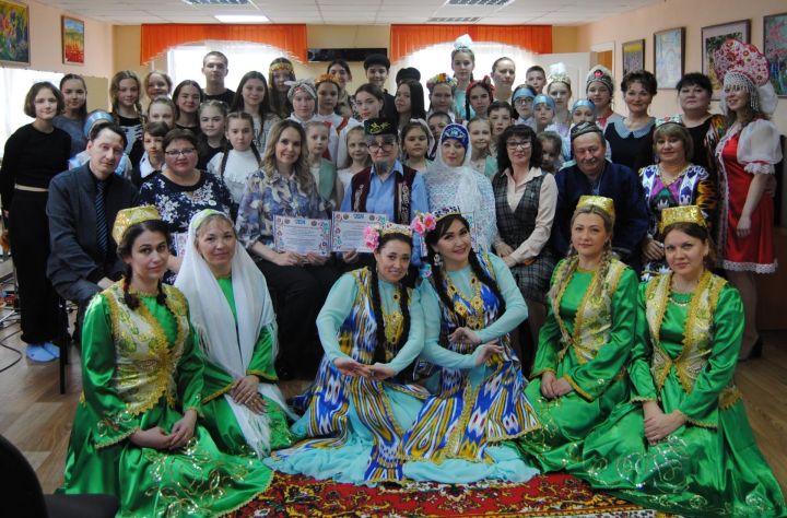 Человек семьею крепок!