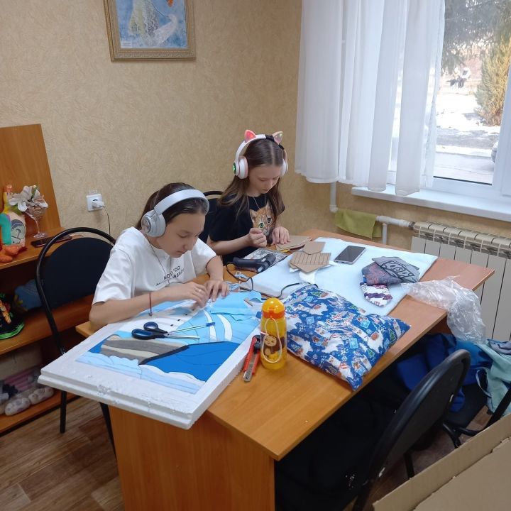 Выпускники ЦДТ «Радуга» готовят выпускные работы