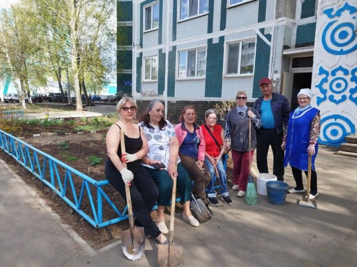 В Камских Полянах продолжается санитарный месячник