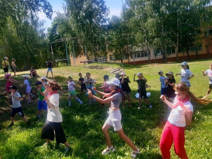 Каникулы в пришкольном лагере школы №1 проходят весело