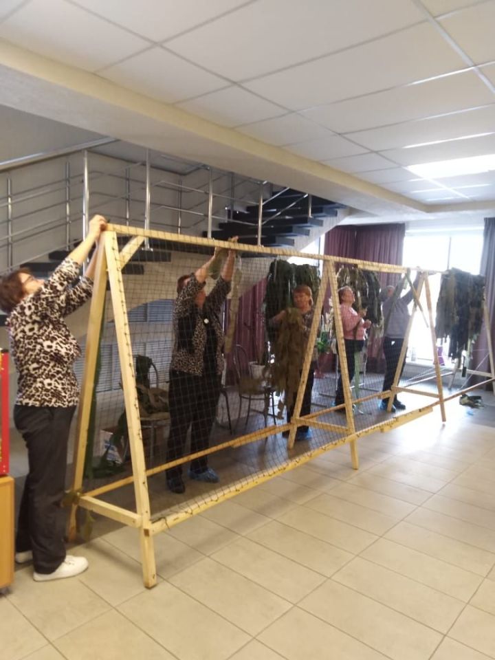 Жители Камских Полян активно участвуют в помощи военнослужащим