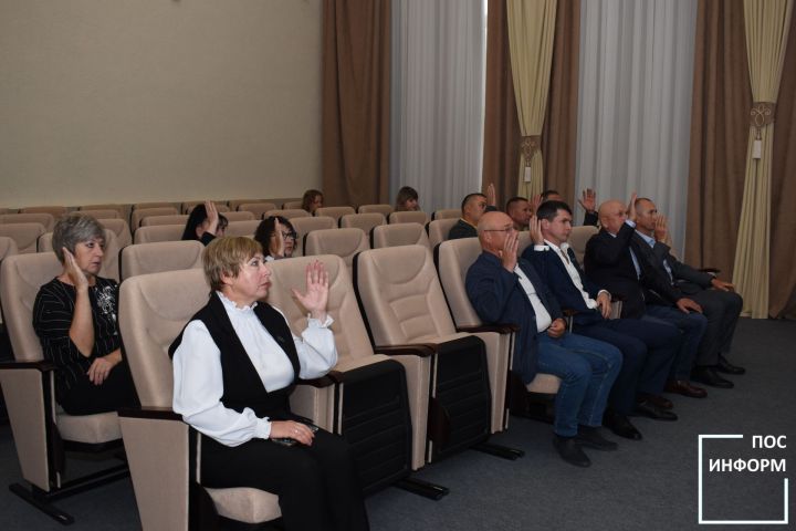 В исполнительном комитете прошла сессия депутатов совета муниципального образования