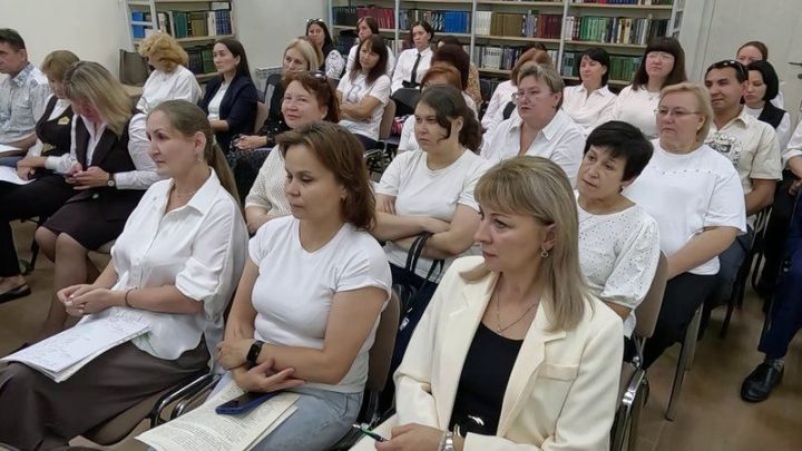 Библиотекари Камских Полян приняли участие в форуме «День любителей чтения»
