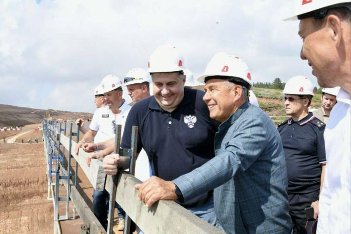 Завершилась надвижка пролетного строения на мосту через Каму в составе обхода Нижнекамска и Набережных Челнов