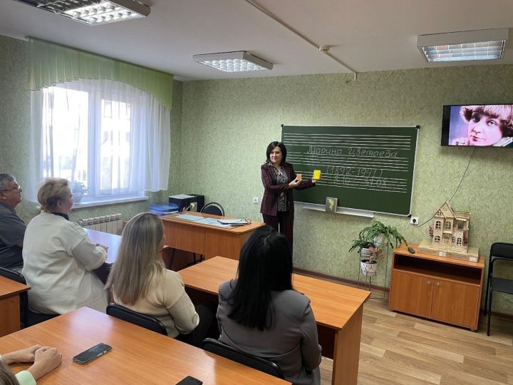 В Детской музыкальной школе Камских Полян прошло Литературное досье «Муза серебряного века»