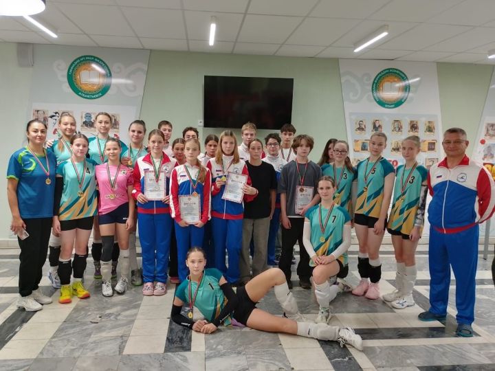 Пловцы Камских Полян взяли золото, серебро и бронзу на Спартакиаде
