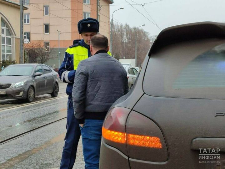 Автоюрист Шкуматов предупредил водителей о лишении прав за стертый номер