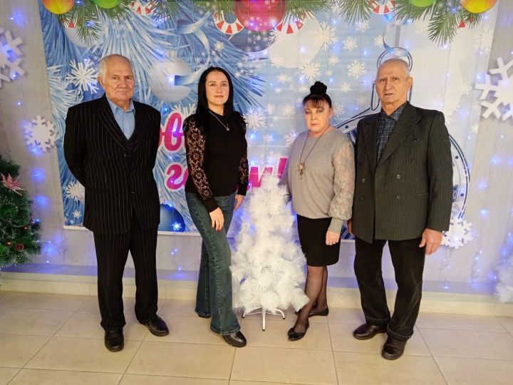 В Камских Полянах прошла предновогодняя встреча литературного объединения «Родник»