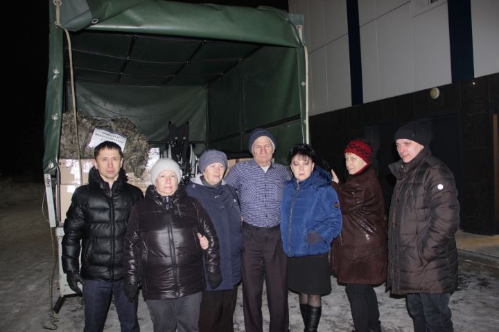 Жители Камских Полян отправили партию гуманитарной помощи на передовую