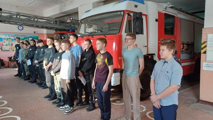 В Камских Полянах прошла военно-спортивная игра «Зарница — 2025»