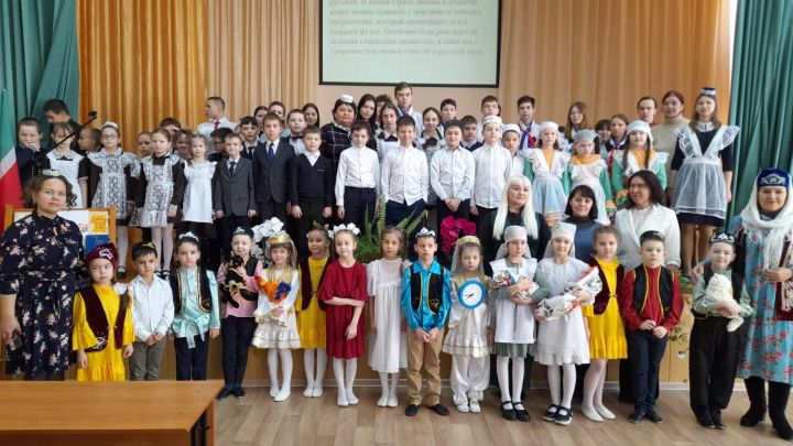 Месячник родного языка в Камскополянской школе №1: традиции, творчество, единство
