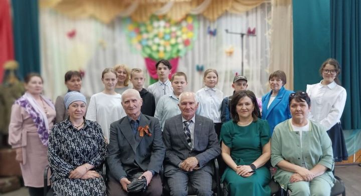 Поэты Камских Полян провели творческую встречу в Аксубаевском районе