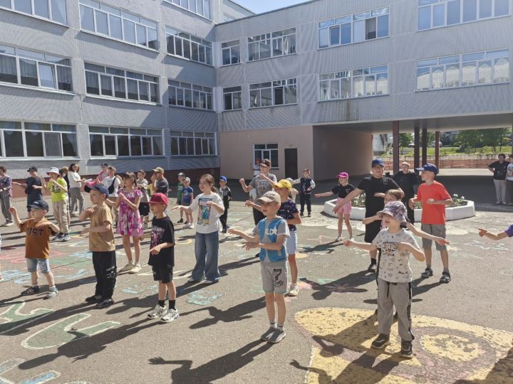 В пришкольном лагере «Маячок» школы № 2 начались летние каникулы