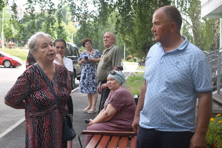 В Камских Полянах вновь прошел комиссионный обход многоквартирных домов