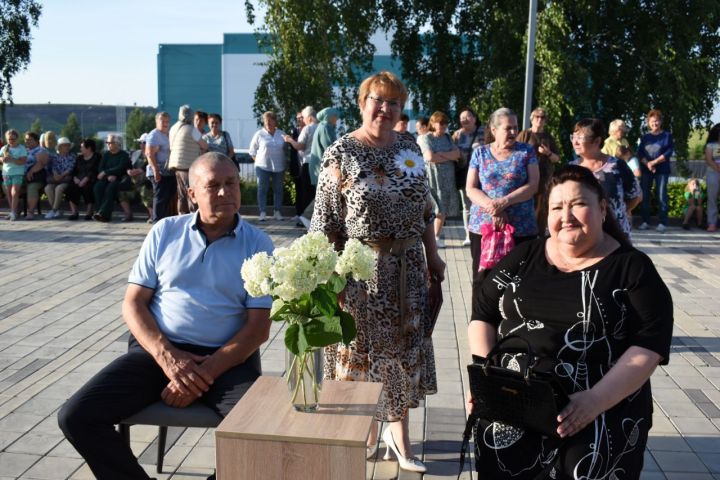 В День семьи, любви и верности чествовали семью Абзаловых из Камских Полян