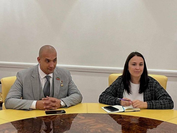 Герой России Расим Баксиков проходит стажировку в Министерстве культуры Татарстана