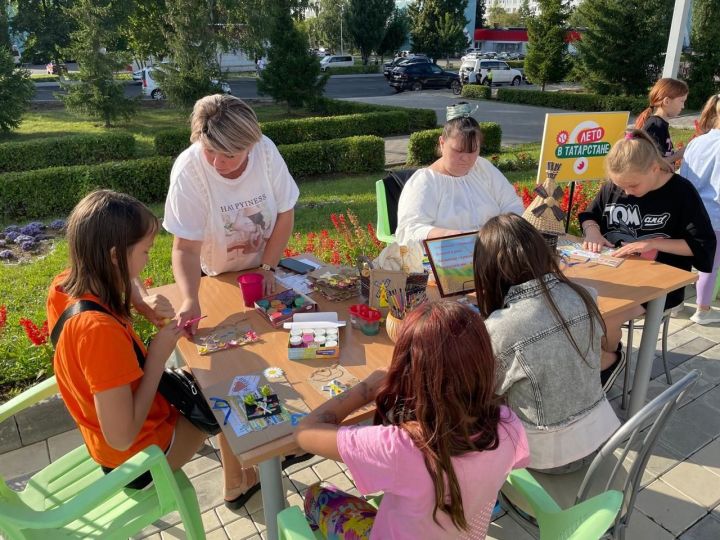 Библиотека Камских Полян провела краеведческий мастер-класс на Дне города