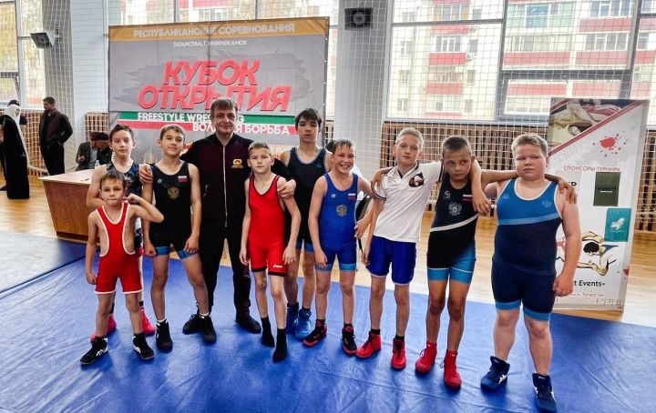 Юный борец из Камских Полян занял призовое место на республиканском турнире