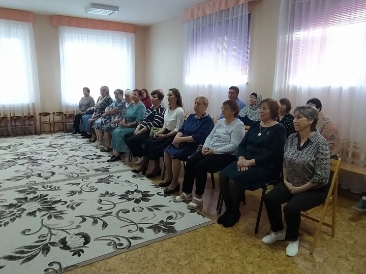 День пожилого человека отметили в детском саду «Солнышко» Камских Полян