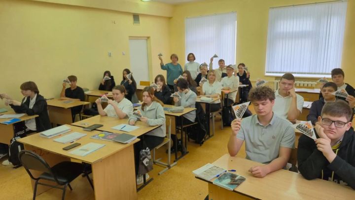«Напиши письмо солдату»: в колледже Камских Полян прошёл патриотический час