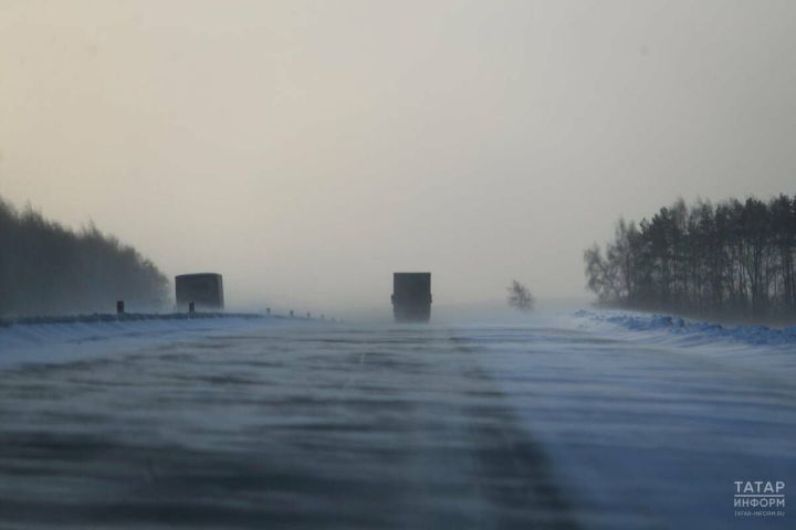 ГАИ Татарстана предупреждает о соблюдении мер безопасности на дорогах из-за сильного ветра