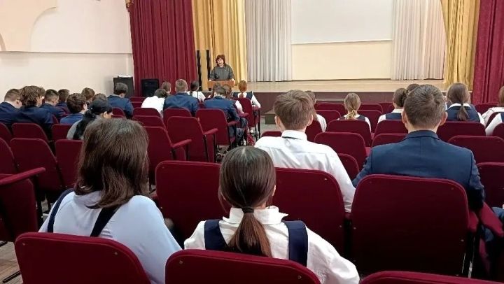 Выбор профессии с открытым сердцем: в Камских Полянах прошли встречи со школьниками