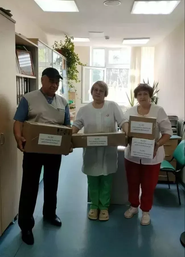 Сотрудники Камско-Полянской больницы собрали гуманитарную помощь бойцам в зоне СВО