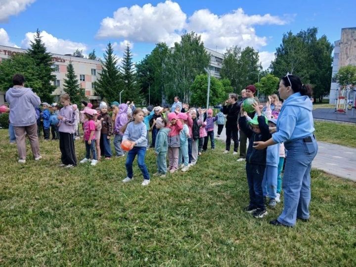 В сквере «Молодежный» прошел праздник для дошколят в преддверии Дня защиты детей