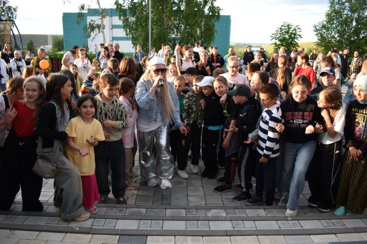 Детство — в дело: юные жители Камских Полян зажгли на празднике 1 июня