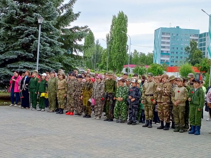 В Камских Полянах состоялся митинг памяти и скорби.