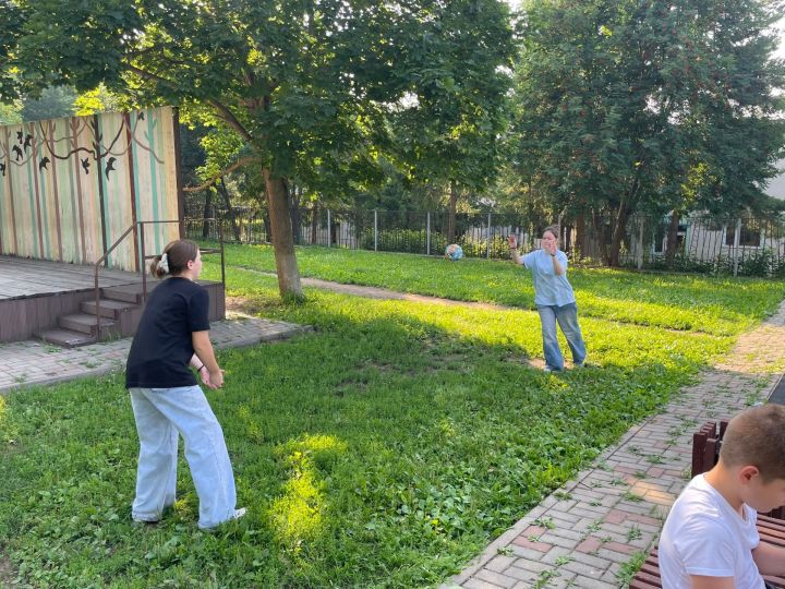 Библиотекари Камских Полян провели урок для юных читателей
