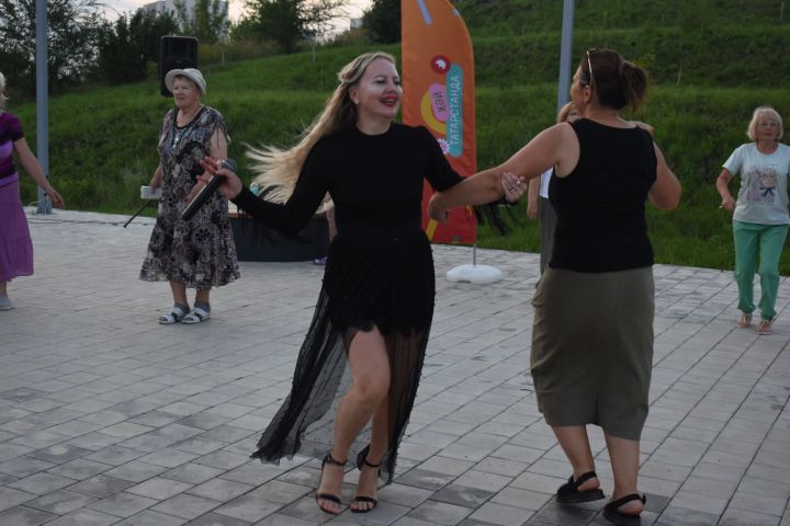 В парке «Оазис» Камских Полян прошла дискотека для самых смелых и активных
