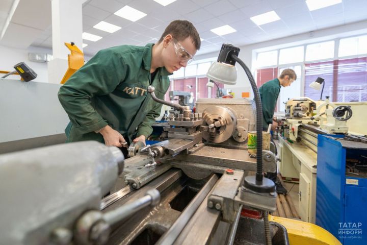 Утверждён новый лимит сверхурочной работы — 240 часов в год с сентября